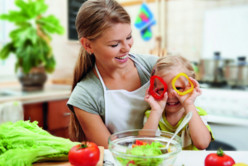 Comment donner de bonnes habitudes alimentaires à ses enfants ?