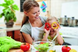 Comment donner de bonnes habitudes alimentaires à ses enfants ?