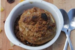 Crumble aux fruits secs et à la gelée de pommes