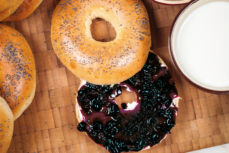 Bagels à la confiture de mûres