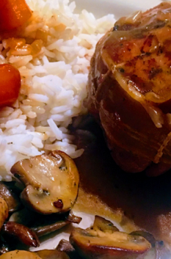 Paupiettes de poulet aux carottes et sa poêlée de champignons