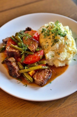 Quasi de veau en croûte forestière & purée de pommes de terre