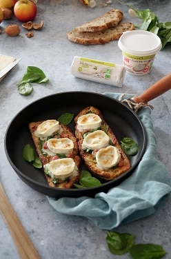 PAIN PERDU AU CHÈVRE ET LARDONS