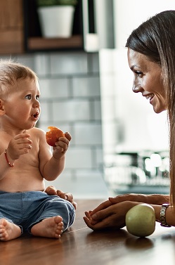 Quand introduire les fruits dans l’alimentation de bébé ?