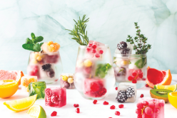 Des glaçons colorés et aromatisés pour cet été