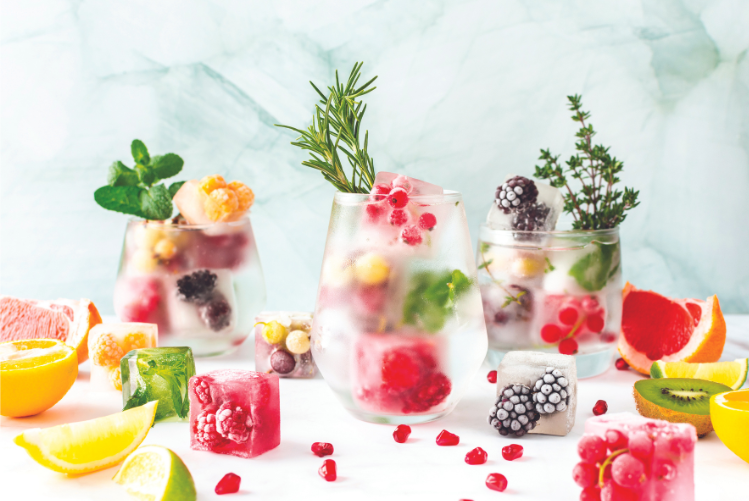 Des glaçons colorés et aromatisés pour cet été